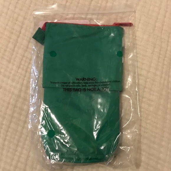 Hide & Peek Holiday Llama - Picture 5 of 6